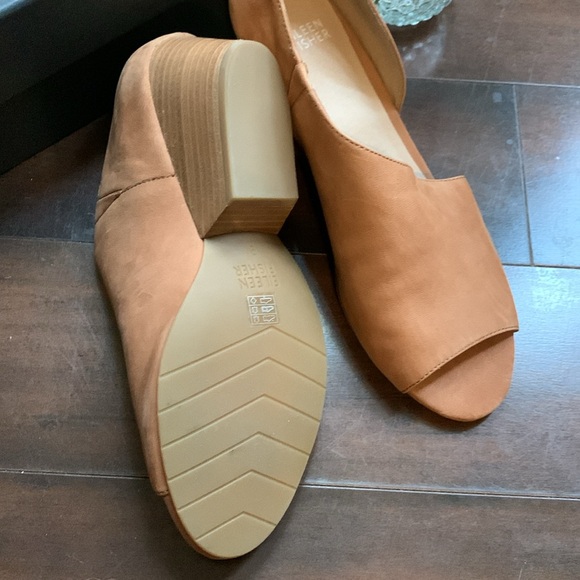 EILEEN FISHER COGNAC TUMBLED NUBUCK - Picture 5 of 7